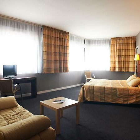 Hotel De Loire Et Restaurant Les Bateliers Trelaze Экстерьер фото