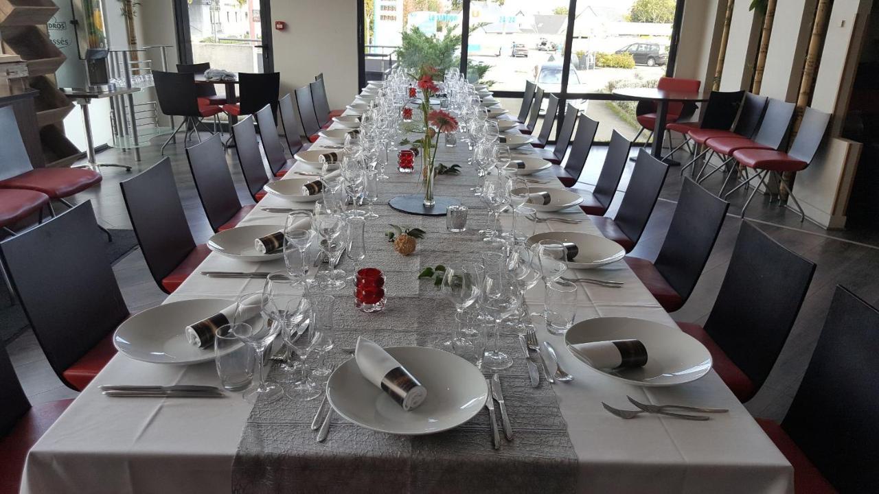 Hotel De Loire Et Restaurant Les Bateliers Trelaze Экстерьер фото