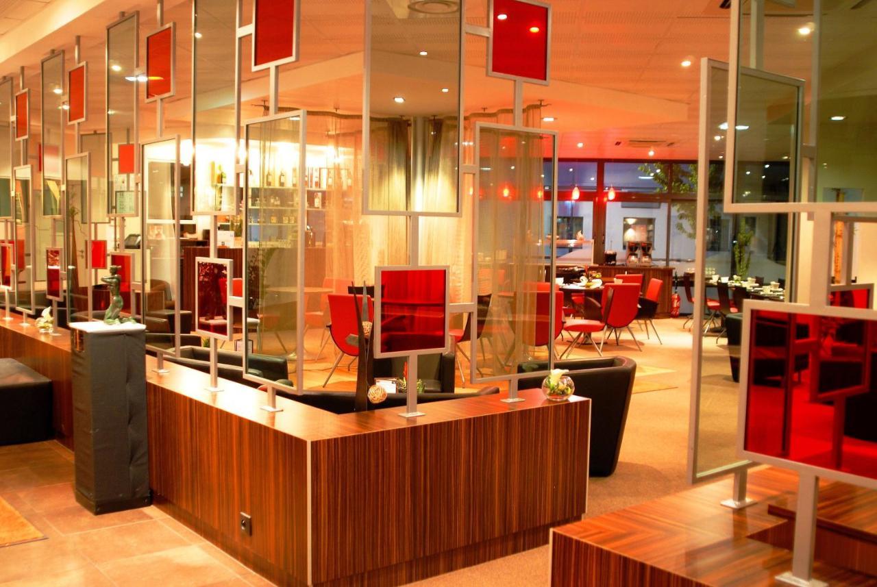 Hotel De Loire Et Restaurant Les Bateliers Trelaze Экстерьер фото