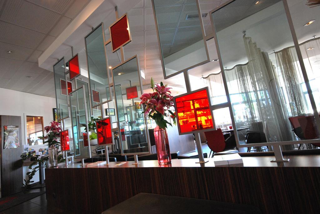 Hotel De Loire Et Restaurant Les Bateliers Trelaze Экстерьер фото
