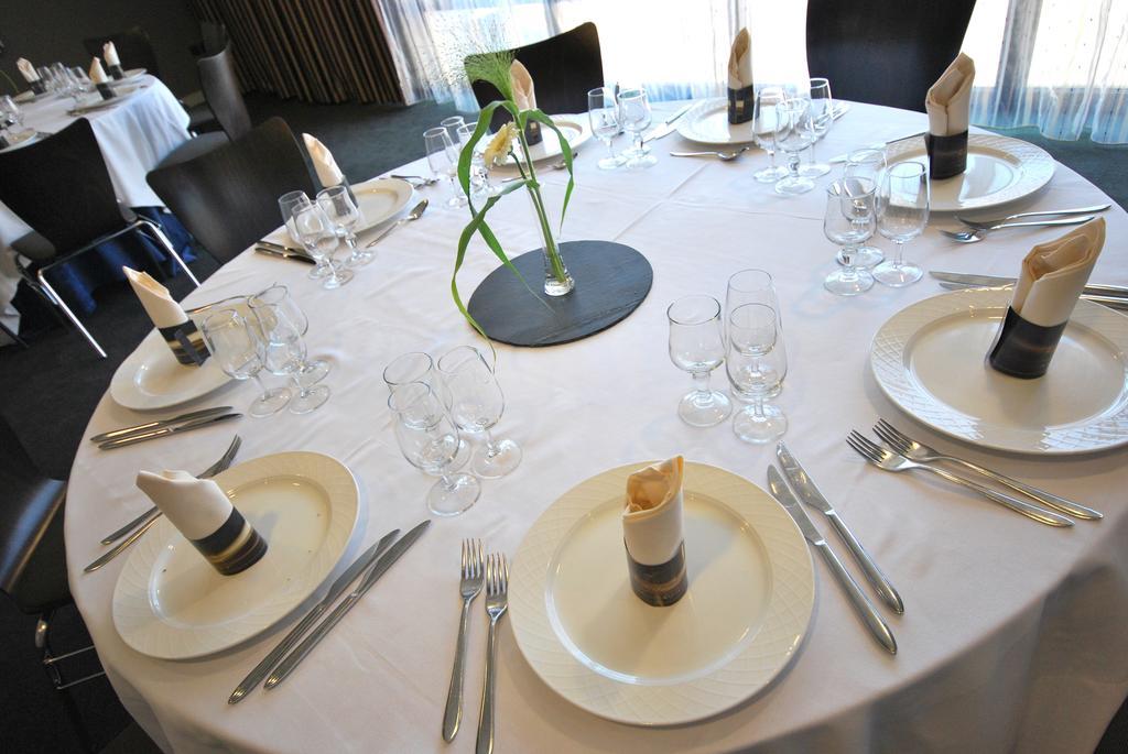 Hotel De Loire Et Restaurant Les Bateliers Trelaze Экстерьер фото