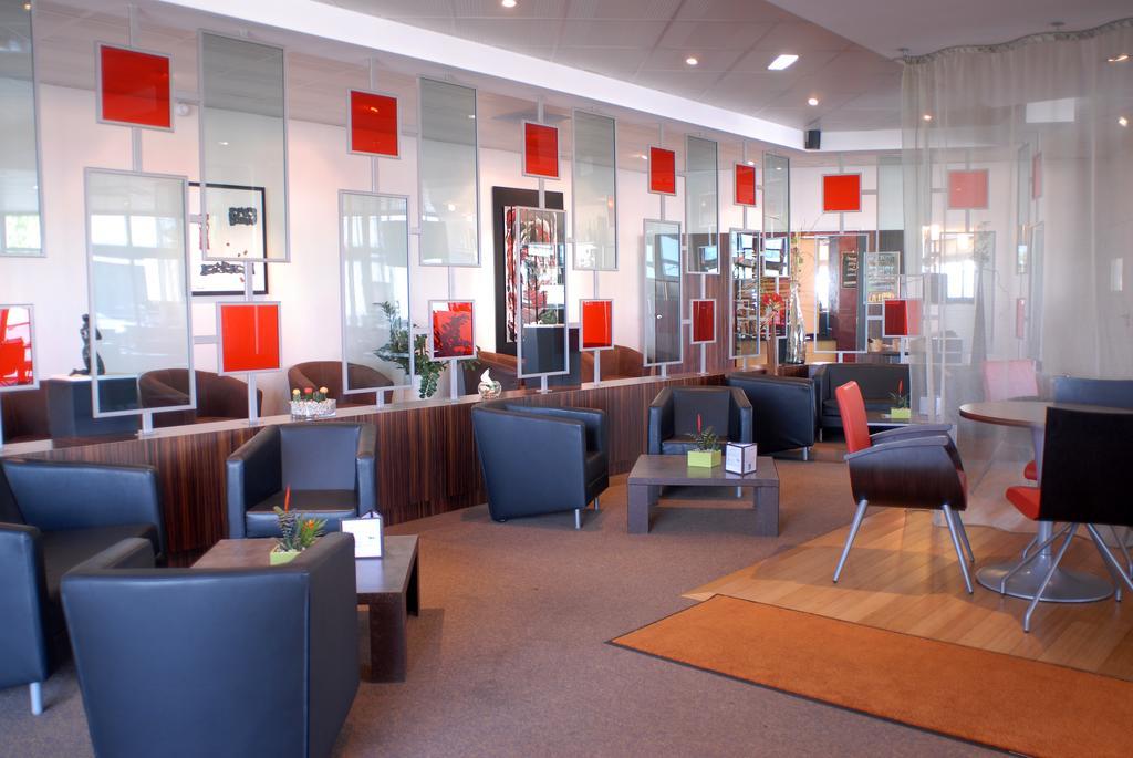 Hotel De Loire Et Restaurant Les Bateliers Trelaze Экстерьер фото